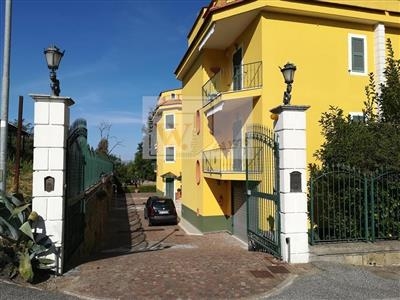 Villa in vendita a Pozzuoli Monterusciello