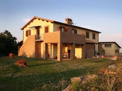 Casa a Montefiascone con piscina, terrazza e barbecue