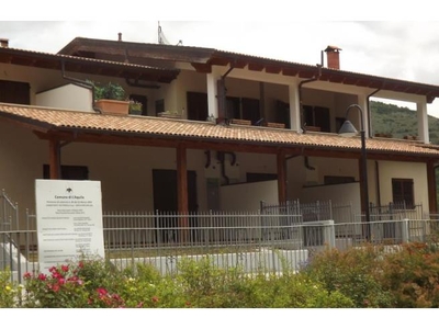 Villa in vendita a L'Aquila, Frazione Santi