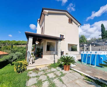 Villa unifamiliare in vendita a Castelnuovo Magra