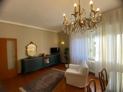 Appartamento in Affitto a Ancona Montirozzo