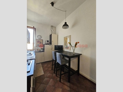 Appartamento in Affitto a Arezzo, 800€, 105 m², arredato