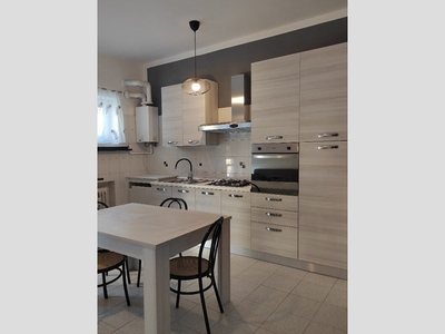 Appartamento in Affitto a Pescara, zona Portanuova, 230€, 120 m², arredato