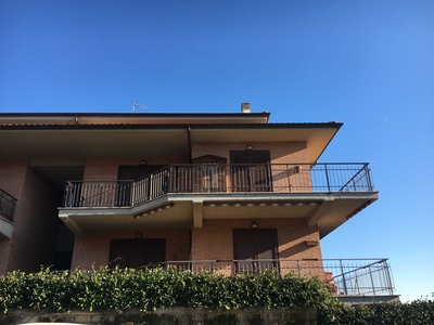 Appartamento in Affitto a Riano Via Dei Costaroni