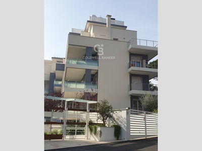 Appartamento in Affitto a Roma, zona Cortina d'Ampezzo, 2'000€, 158 m², arredato