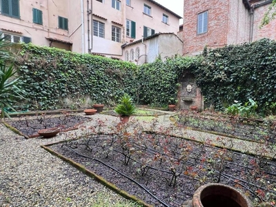 Appartamento in vendita 3 Stanze da letto a Lucca