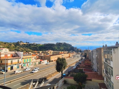 Appartamento in Vendita a Messina, 126'000€, 138 m²