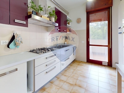 Appartamento in Vendita a Vicenza, zona S.Pio X-Stanga-Cà Balbi, 129'000€, 105 m²