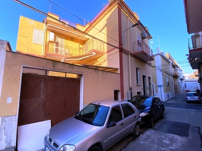 Appartamento in Via Alessandro Manzoni - Carbonara, Bari