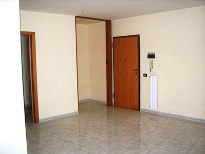 Appartamento in Via Di Vittorio - Casamassima