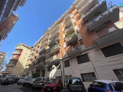 Appartamento in Via Giovanni Negri 5 in zona Carmine a Salerno