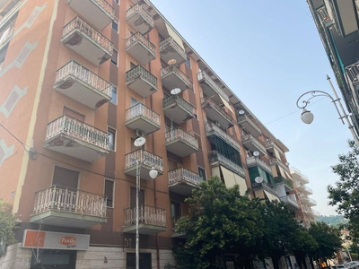Appartamento in Via Sichelmanno 79 in zona Italia , Paradiso di Pastena , Santa Margherita a Salerno