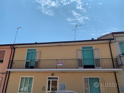 Appartamento primo piano in centro Monticelli (Fe)