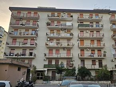 Appartamento via P. Scaglione zona Michelangelo