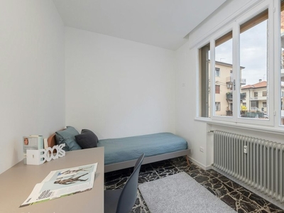 Bella camera singola in un appartamento per studenti [PD_CPD4-B_S3]