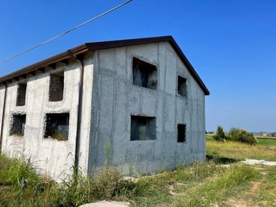 Bifamiliare in Via Fravita in zona Matinella a Albanella