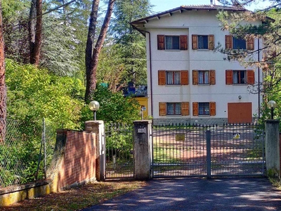 Bifamiliare in Via Serrazanetti 148 in zona Marano a Gaggio Montano