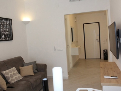 Bilocale in Affitto a Palermo, 670€, 64 m²