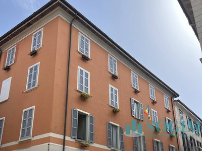 Bilocale in Vendita a Como, zona Città Murata, 260'000€, 87 m²
