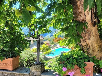 Borgo Mulino, piscina privata, vista montagne, Wifi, ristorante a piedi