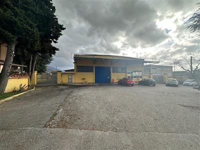 Capannone industriale in buono stato di 1600 mq. a Romagnano