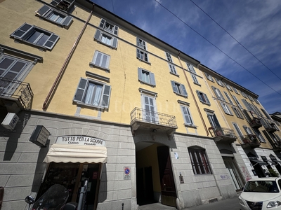 Casa a Milano in Via Paolo Frisi, Regina Giovanna