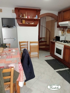 Casa Bi - Trifamiliare in Vendita a Castelnuovo Magra via dei bianchi