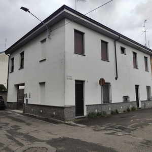 Casa Bi - Trifamiliare in Vendita a Cerro Maggiore Giuseppe Parini