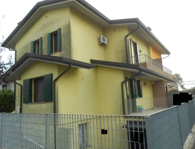 Casa Bi - Trifamiliare in Vendita a Rovigo Concadirame