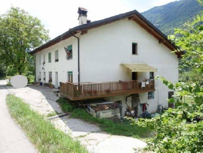 Casa Bi - Trifamiliare in Vendita a Seren del Grappa Seren del Grappa