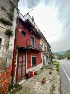 Casa Indipendente a Monteforte Irpino in Via Gaudi 12 - Monteforte Irpino