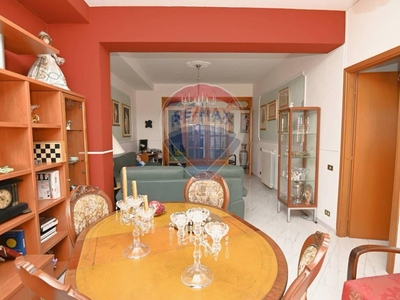 Casa indipendente in vendita 3 Stanze da letto a Caltagirone