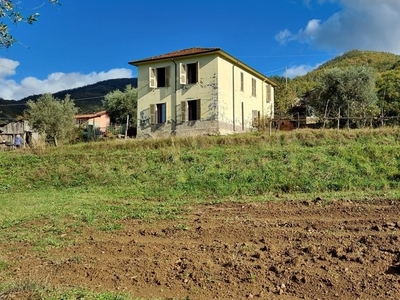 Casa indipendente in vendita 5 Stanze da letto a Casola In Lunigiana