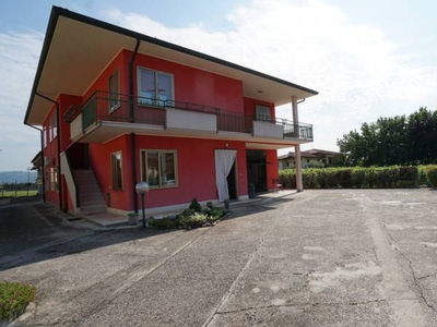 Casa indipendente in Vendita a Monteforte d'Alpone Monteforte d 'Alpone - Centro