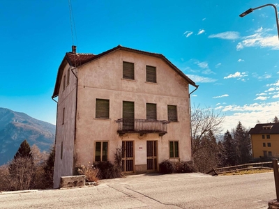 Casa indipendente in vendita a Tonezza Del Cimone