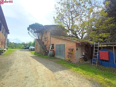 Casale in Vendita a Siena, 600'000€, 500 m²