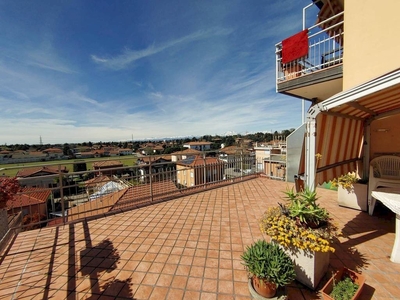Cassano Magnago - vendesi bilocale con terrazzo panoramico