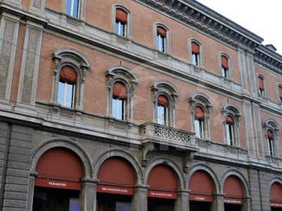 Fondo commerciale in affitto Bologna