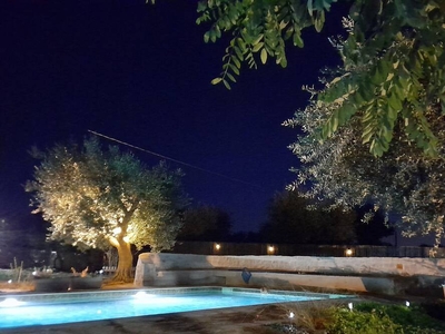 I Trulli del Tempo. Villa con piscina privata a 2 km da Alberobello.