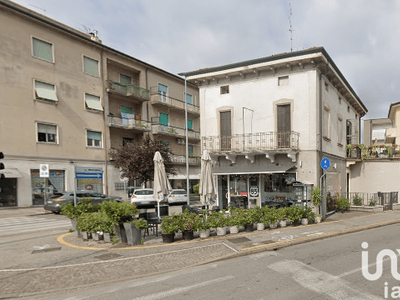 Immobile commerciale in vendita a Verona