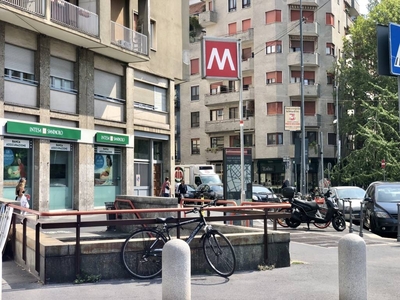 Negozio in affitto a Milano - Zona: De Angeli/ Vercelli/ Washinghton