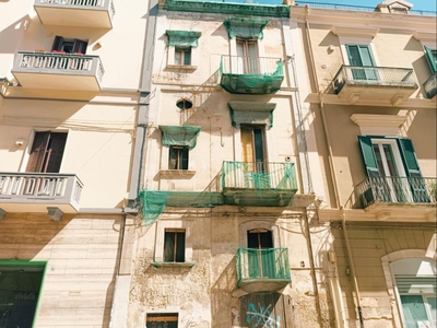 Palazzo a Bari in Via Quintino Sella 82, Centro
