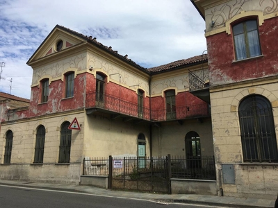Palazzo in vendita a Nizza Monferrato