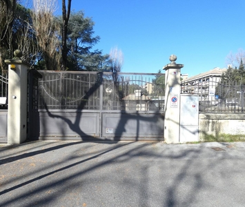 Parcheggio chiuso in vendita a Genova