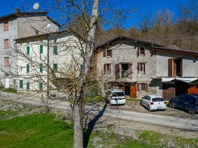 RUSTICO A CASTELNOVO NE' MONTI