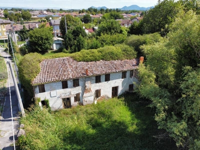 Rustico in Vendita a Megliadino San Vitale Megliadino San Vitale