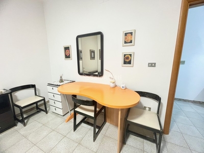 Trilocale in Affitto a Bari, zona Carrassi, 900€, 90 m², arredato