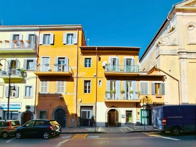 Trilocale in Corso Vittoria Colonna in zona Marino Centro a Marino