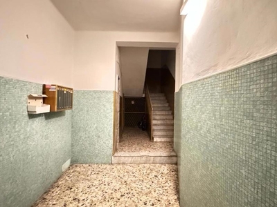 Trilocale in Vendita a Bari, 120'000€, 85 m²