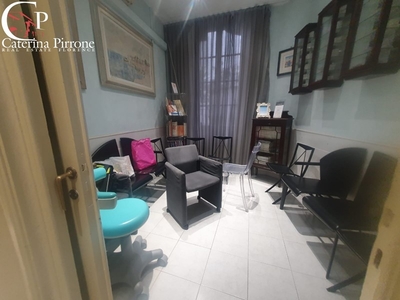 Ufficio in Affitto a Firenze, zona Centro Duomo, 1'500€, 125 m²